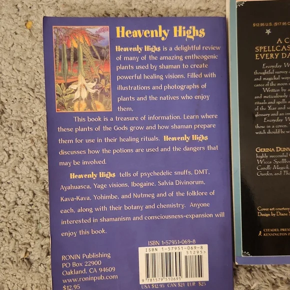 3 Book bundle - Picture 3 of 7